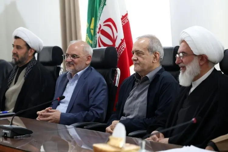 پزشکیان: دولت به‌تنهایی قادر به حل مشکلات کشور نیست