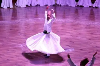 تصاویر؛ آغاز مراسم «شب عروس»؛ بزرگداشت سالگرد درگذشت مولانا در قونیه