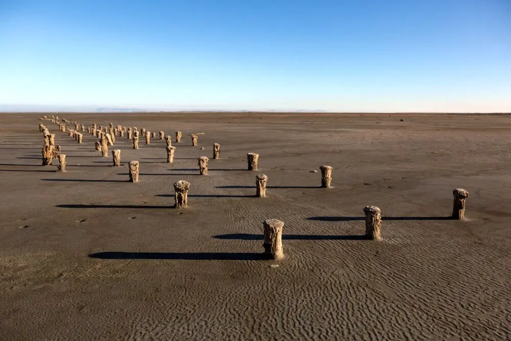 تصاویر؛ بازگشت خشکی به دریاچه ارومیه؛ احیای نیم‌بند و آینده‌ای نگران‌کننده