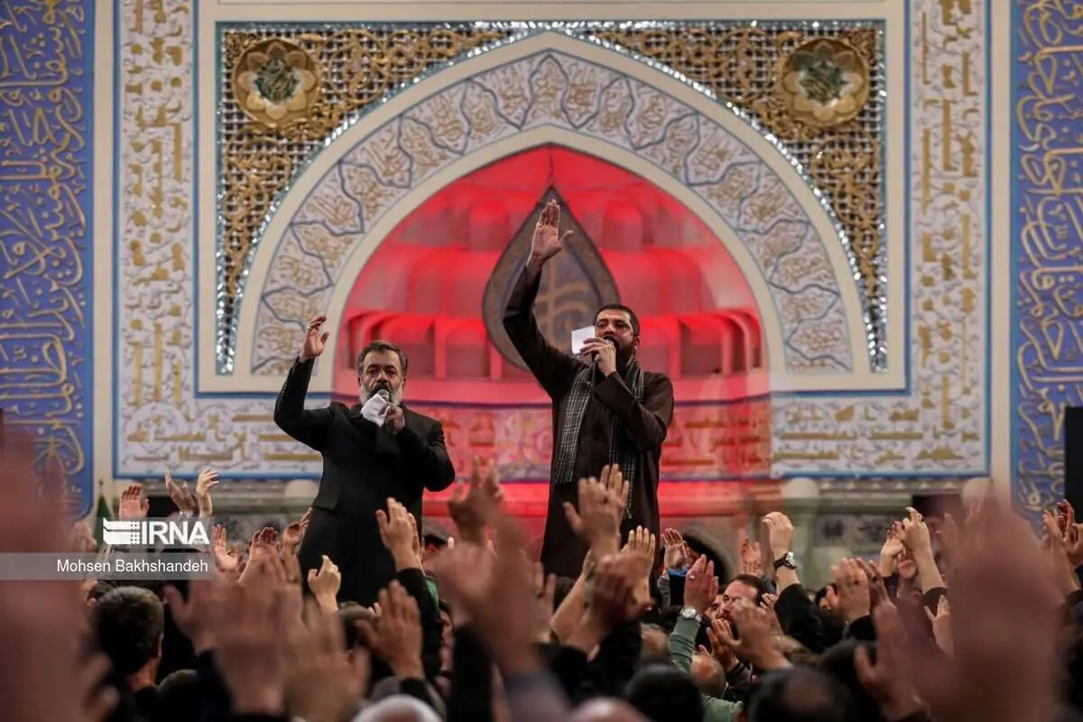(تصاویر) چهارپایه خوانی محمود کریمی در روز شهادت امیرالمومنین