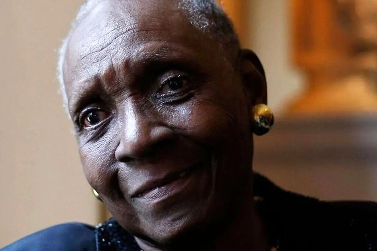 تنها برنده جایگزین نوبل ادبیات درگذشت