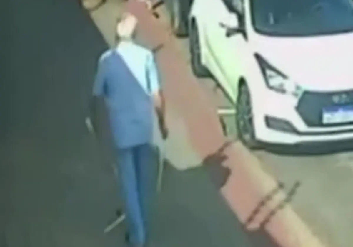 (ویدئو) زمین ناگهان دهان باز کرد و یک پزشک را بلعید