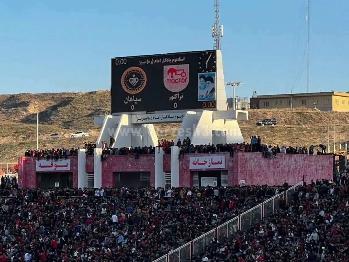 (عکس) پرتماشاگرترین بازی لیگ برتر در تبریز ثبت شد