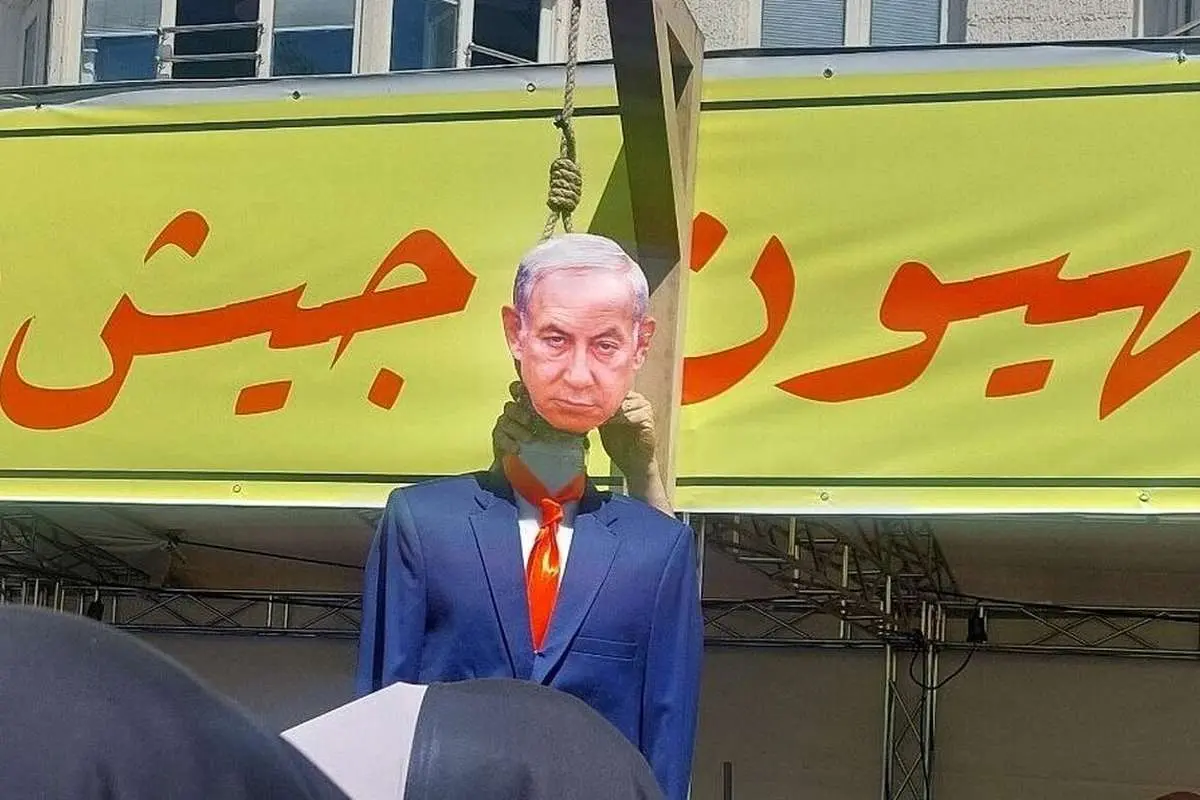 (تصاویر) نتانیاهو اول محاکمه، بعد اعدام شد/کوکاکولا و اینستاگرام را تحریم کنید