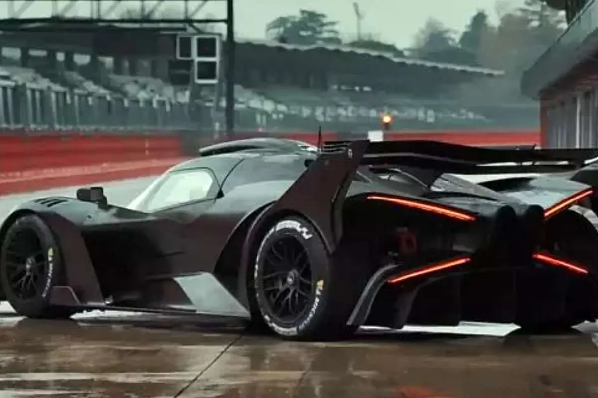 (ویدئو) بوگاتی بولید؛ هیولایی که آسفالت را به آتش می‌کشد!