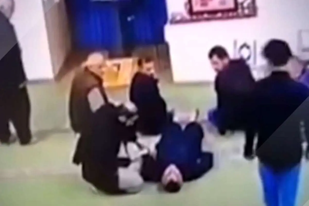 (ویدئو) امام جماعت مسجد پس از سر دادن اذان درگذشت