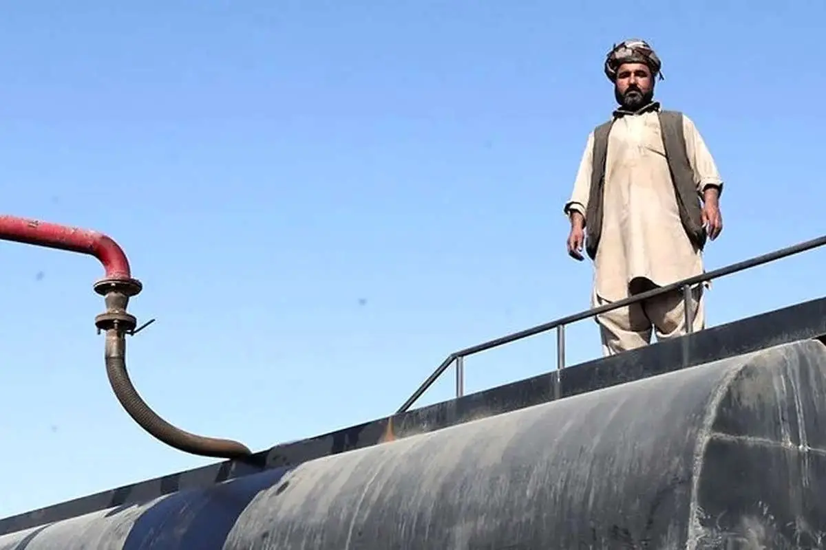 دلیل بازگشت چندین باره سوخت صادراتی ایران به افغانستان
