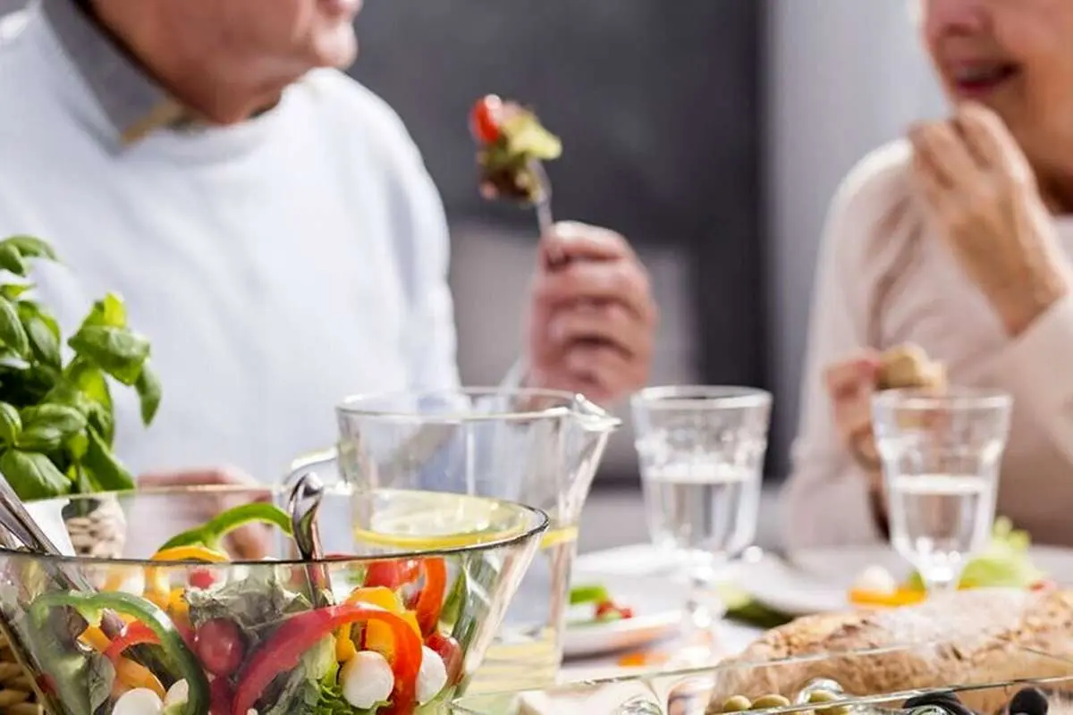 ۴ عادت غذایی که پیری را به تعویق می‌اندازد