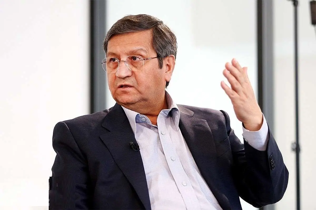 «شمش طلا را با دلار ۶۳۵۰۰ تومانی میفروشید، اما ادعا میکنید دلار ۶۳ هزار تومانی عددسازی است؟»