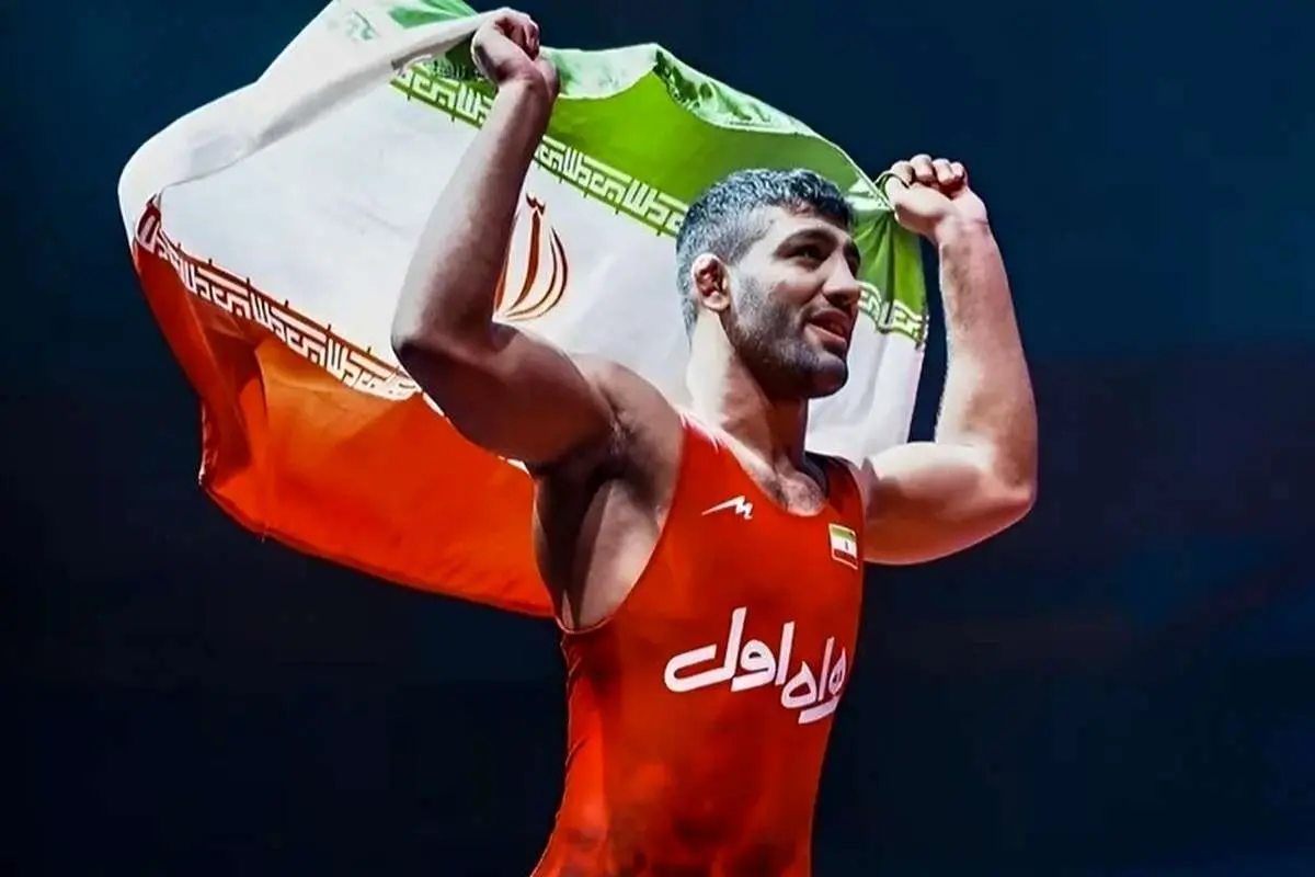(ویدئو) رقص مازنی علیزاده با پرچم ایران پس از قهرمانی در آسیا