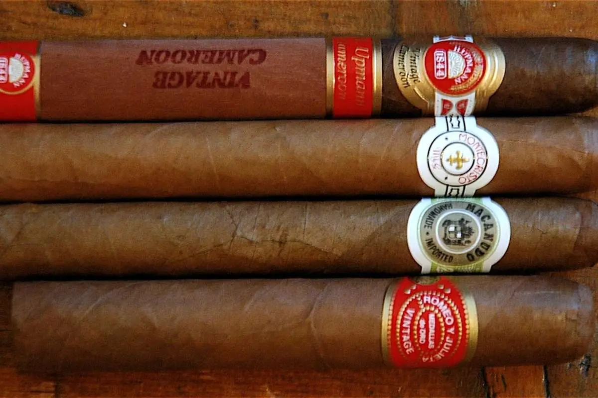 تصویری از کارخانه قدیمی سیگار در آمریکا