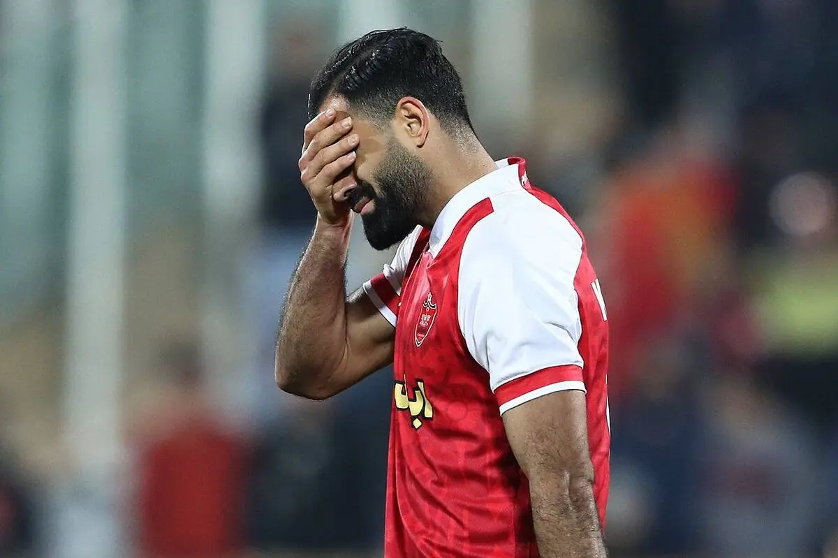 (عکس) مدافع پرسپولیس عزادار شد