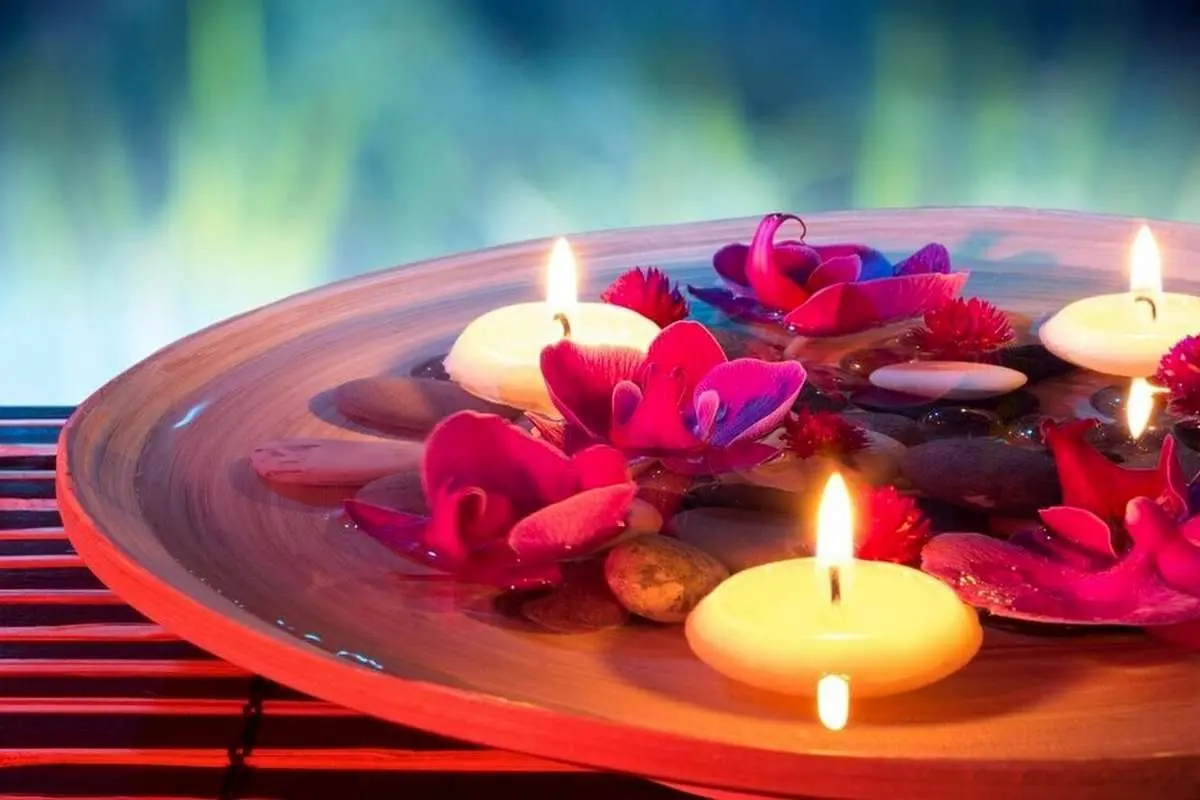 تفال به حافظ شنبه ۱ اردیبهشت ۱۴۰۳؛ چراغ روی تو را شمع گشت پروانه.....