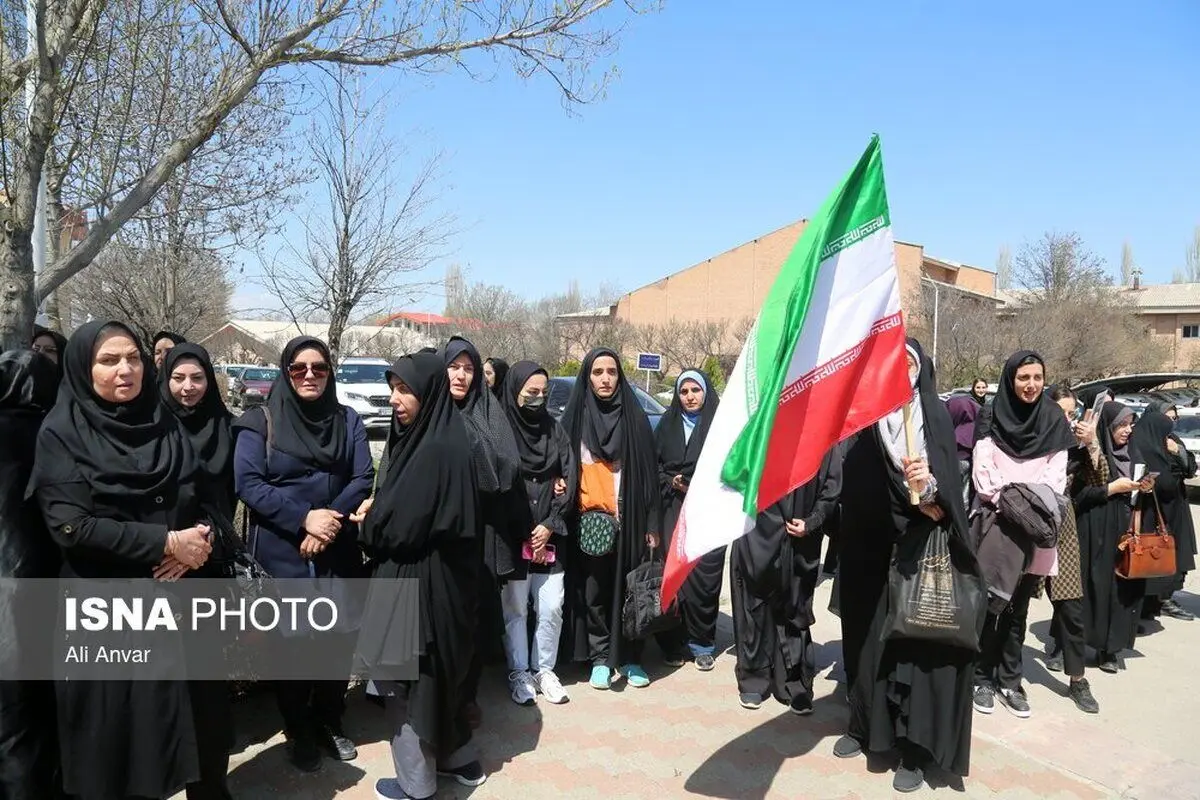 (تصاویر) تجمع دانشگاهیان تبریز و اردبیل در حمایت از پاسخ قاطع سپاه