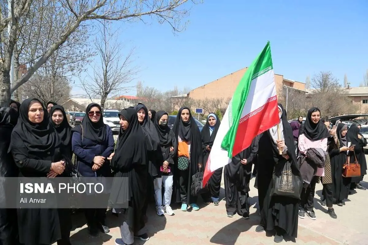 (تصاویر) تجمع دانشگاهیان تبریز و اردبیل در حمایت از پاسخ قاطع سپاه