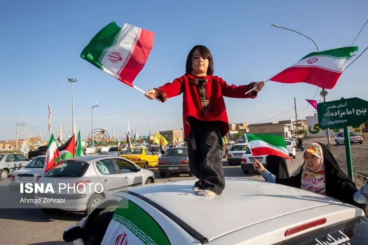 (تصاویر) راهپیمایی خودرویی قمیها در حمایت از حمله سپاه به اسرائیل