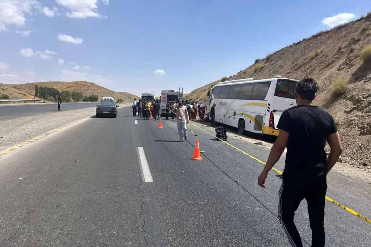 واژگونی اتوبوس در گردنه حیران