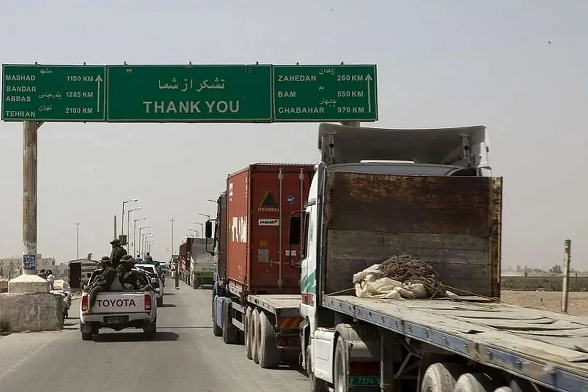 واردات شتر از افغانستان؛ تردد از مرز میلک هنوز هم پرچالش است