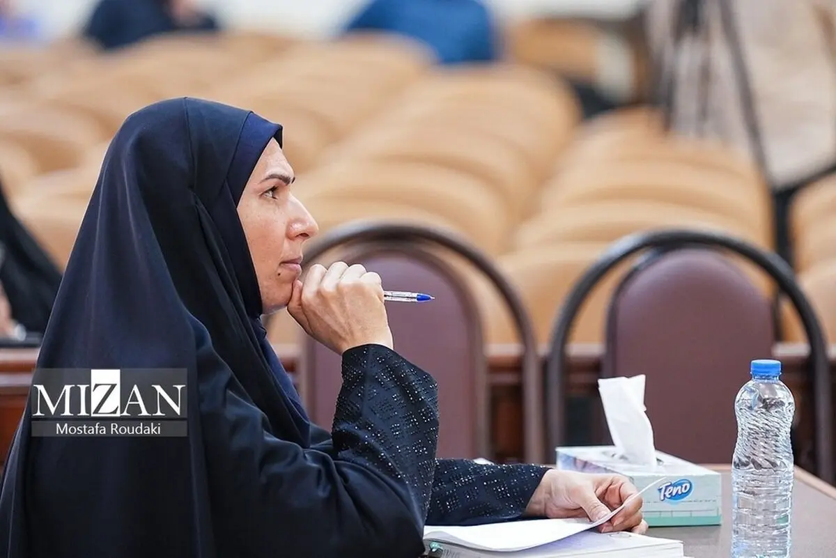 تصاویری از وکیل تتلو در دادگاه