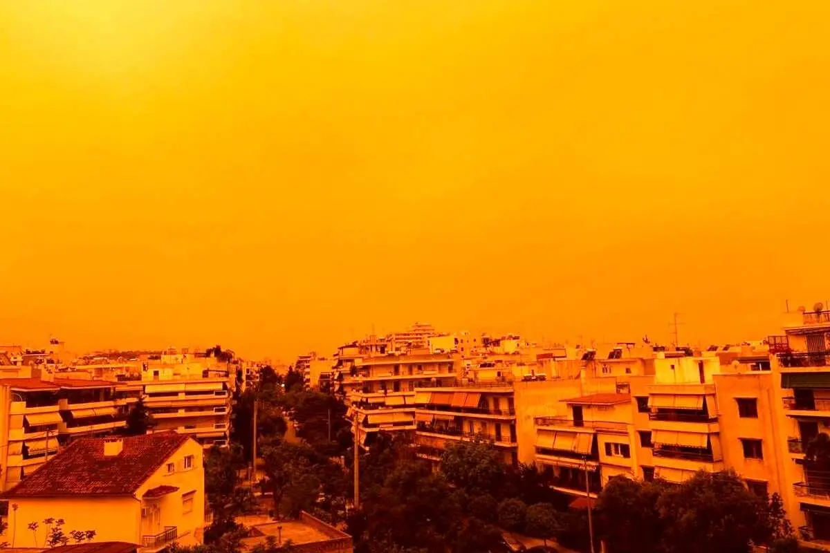 (ویدئو) آسمان آتن حال و هوای مریخی گرفت