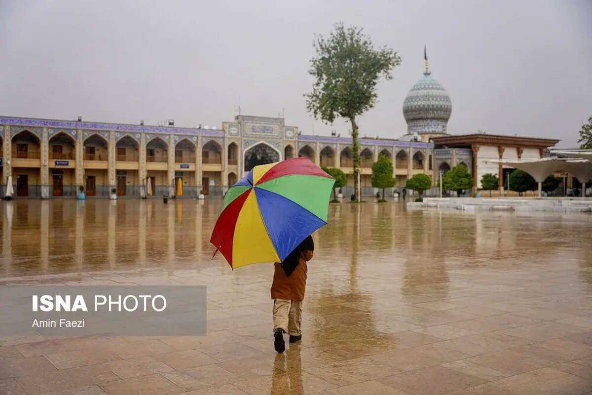 (تصاویر) بارش باران و آبگرفتگی معابر در شیراز