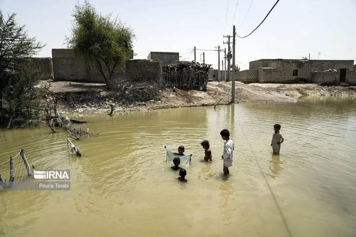 (تصاویر) سیستان، سیل، کودکان