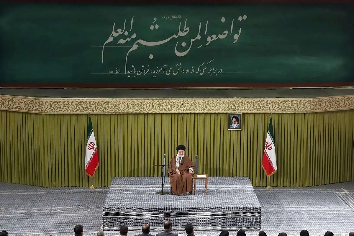 جوانان باید منطق شعار مرگ بر آمریکا و مرگ بر رژیم صهیونیستی را بدانند