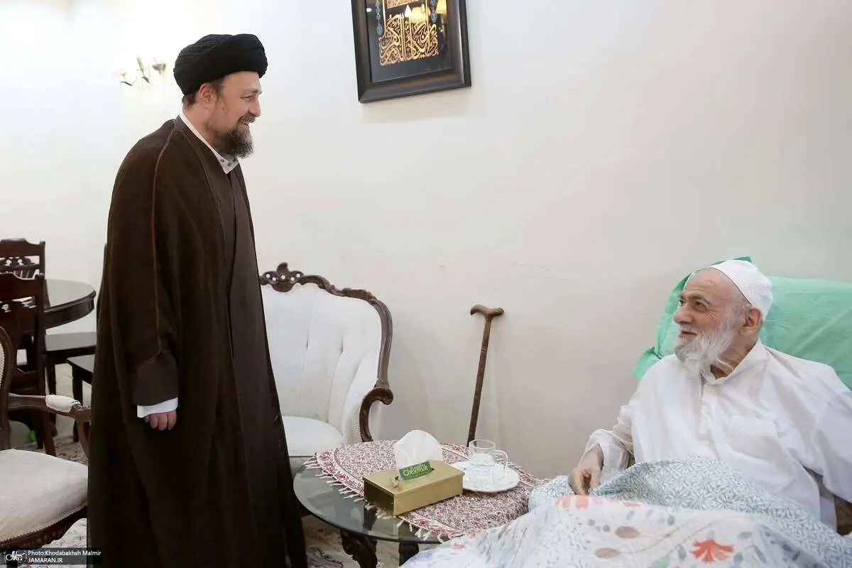 (تصاویر) عیادت سید حسن خمینی از یک مرجع تقلید