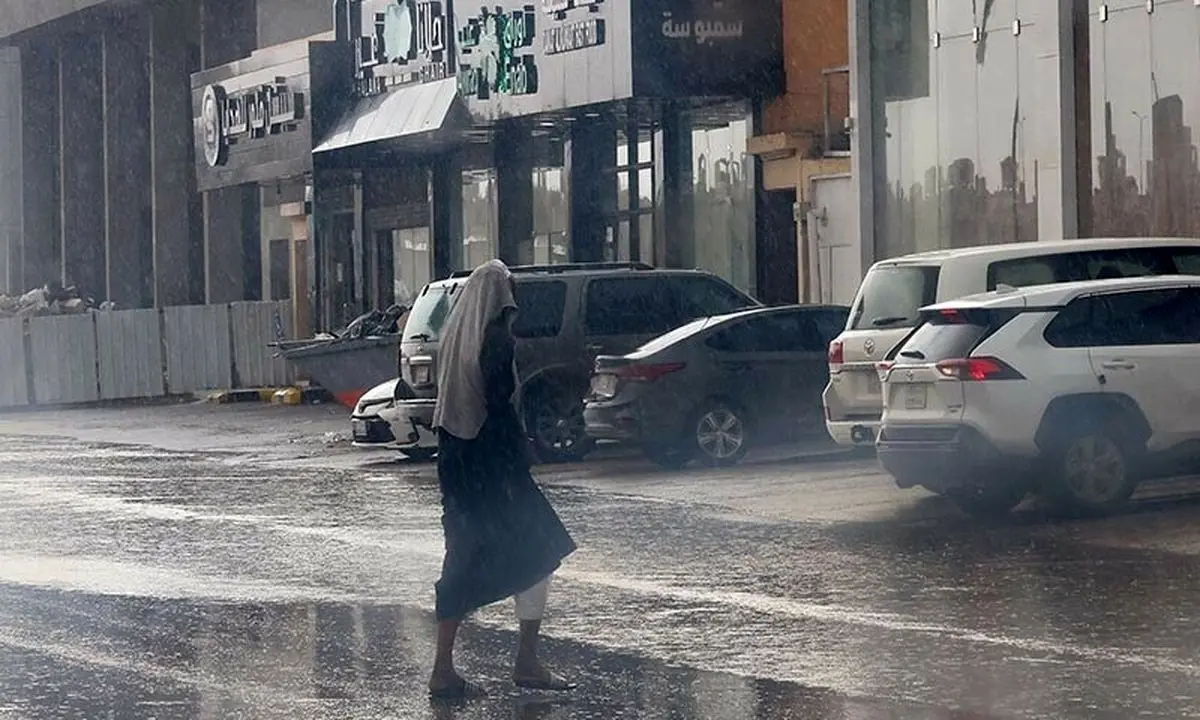 (ویدئو) آب‌گرفتگی خیابان‌های ریاض عربستان