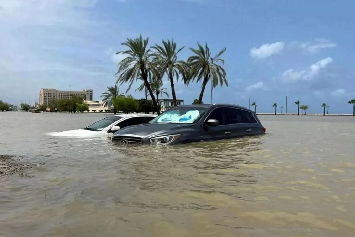 (ویدئو) دبی همچنان غرق در آب