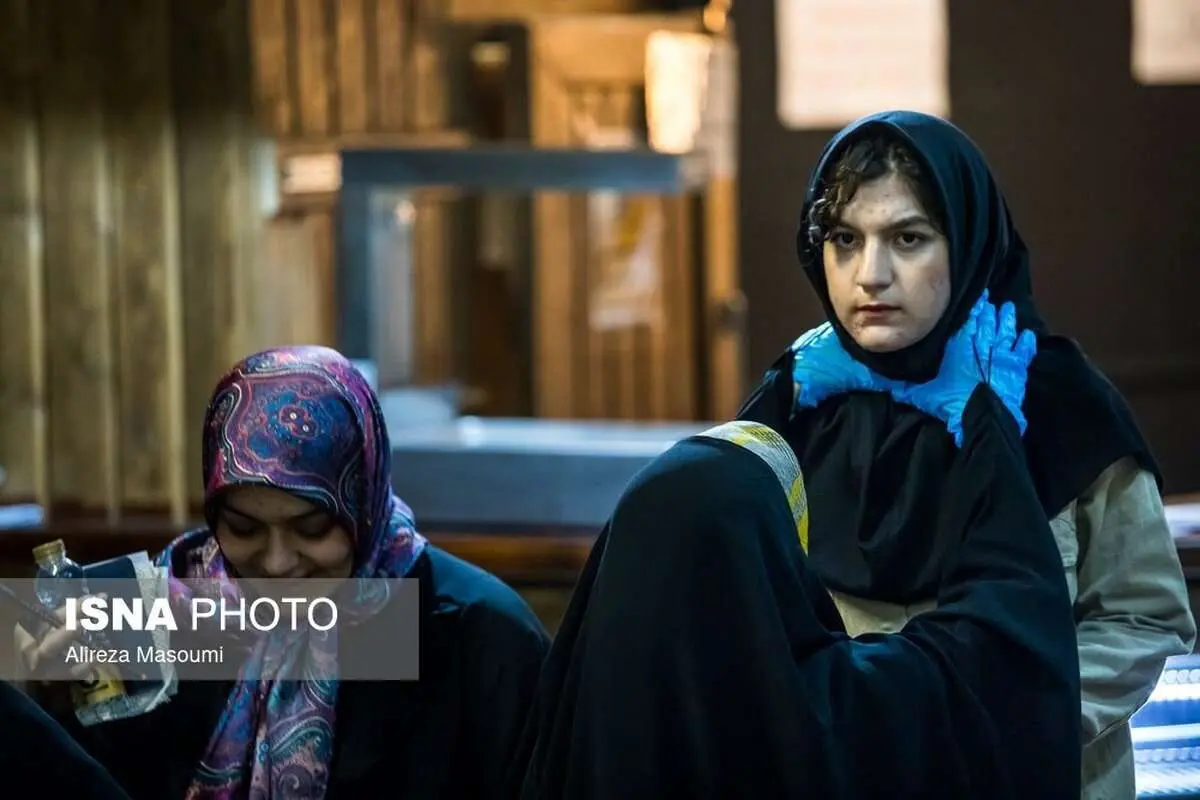 (تصاویر) بازرسی بدنی شرکت کنندگان در کنکور، قبل از ورود به جلسه آزمون