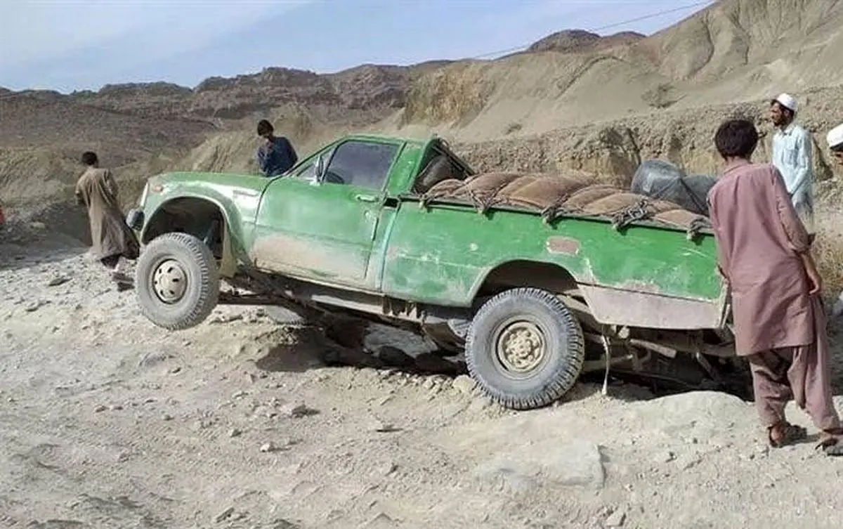 (ویدئو) دانش آموزان با سوخت‌بر‌ها به مدرسه می‌روند!