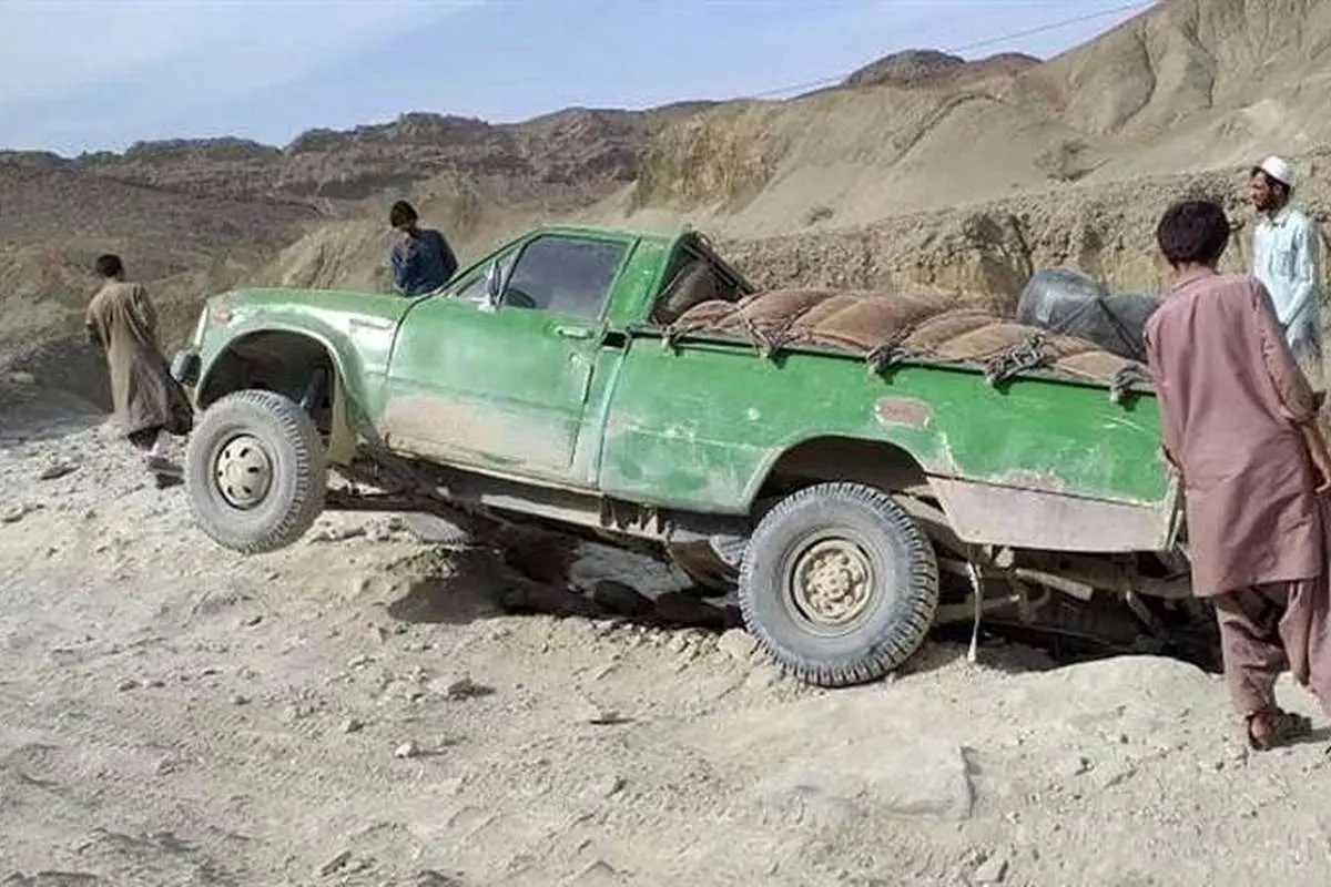 (ویدئو) دانش آموزان با سوخت‌بر‌ها به مدرسه می‌روند!