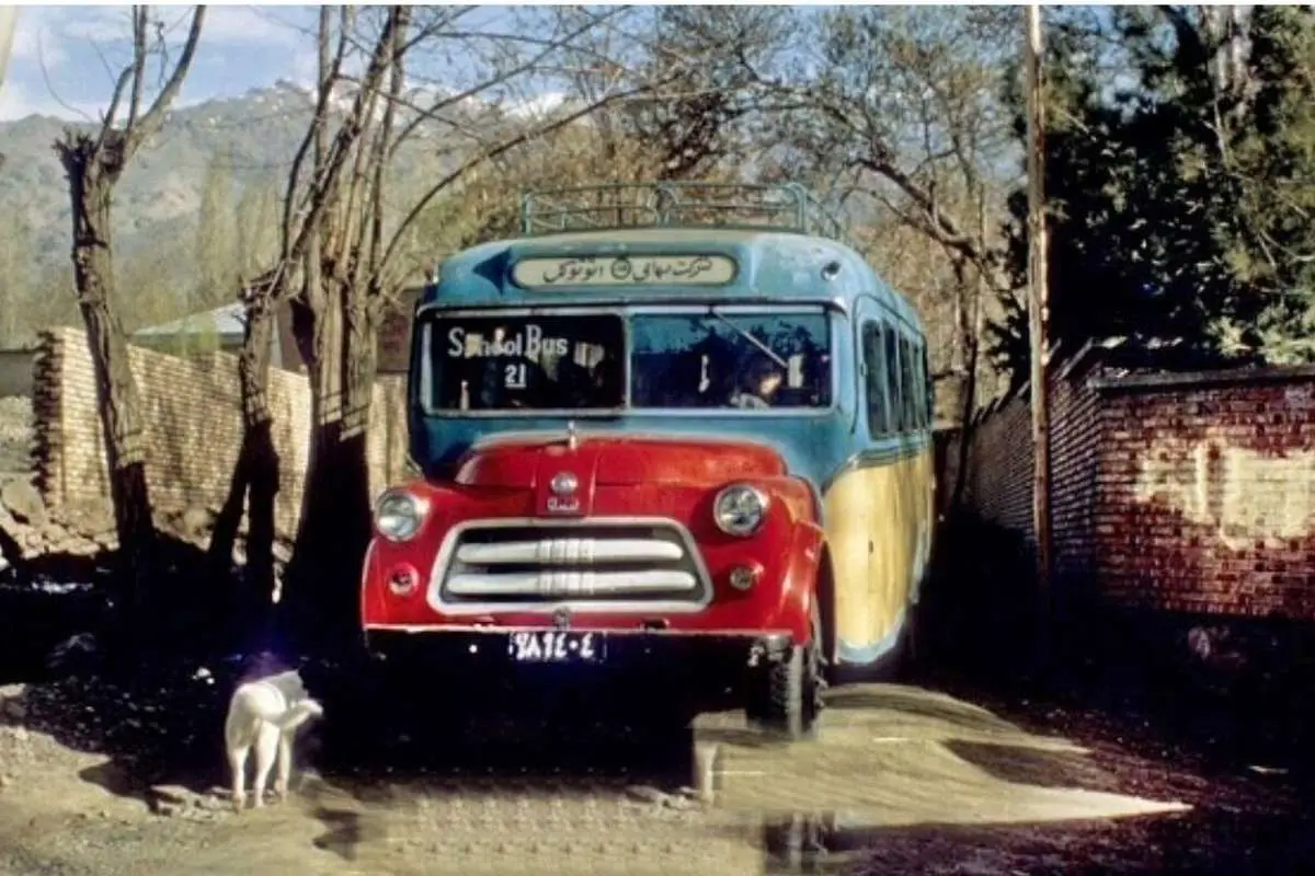 این اتوبوس شمیران به در و دیوار می‌خورد