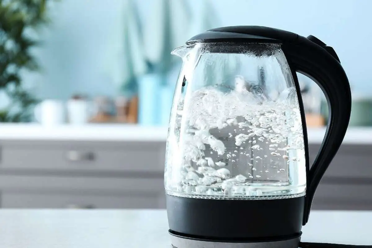 آبی که دو بار جوشیده باشد ضرر دارد؟