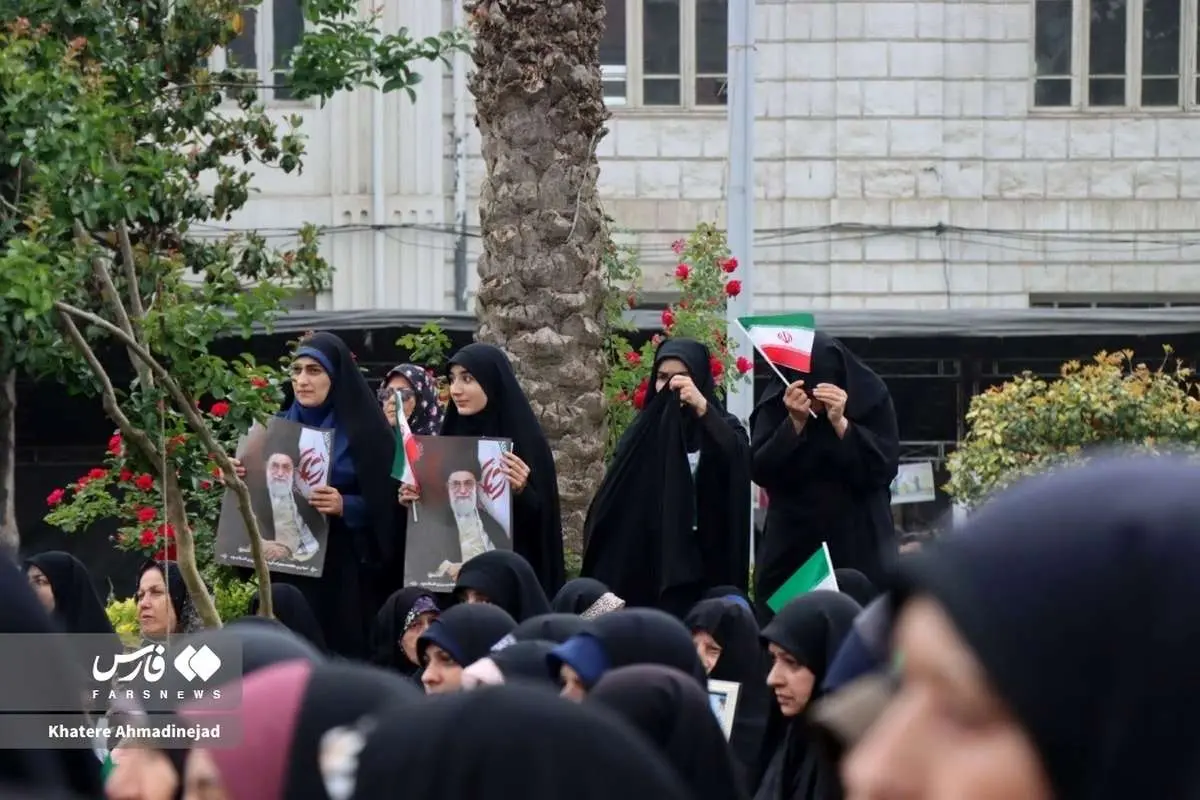 (عکس) اول از حجابِ بیمارستانها و بانکها شروع کنید