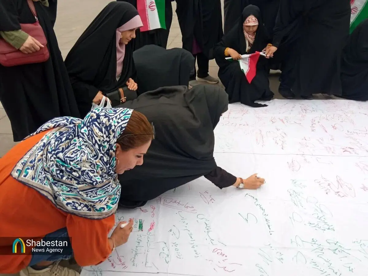 (تصاویر) امضای مردم گیلان پای طومار حمایت از طرح نور