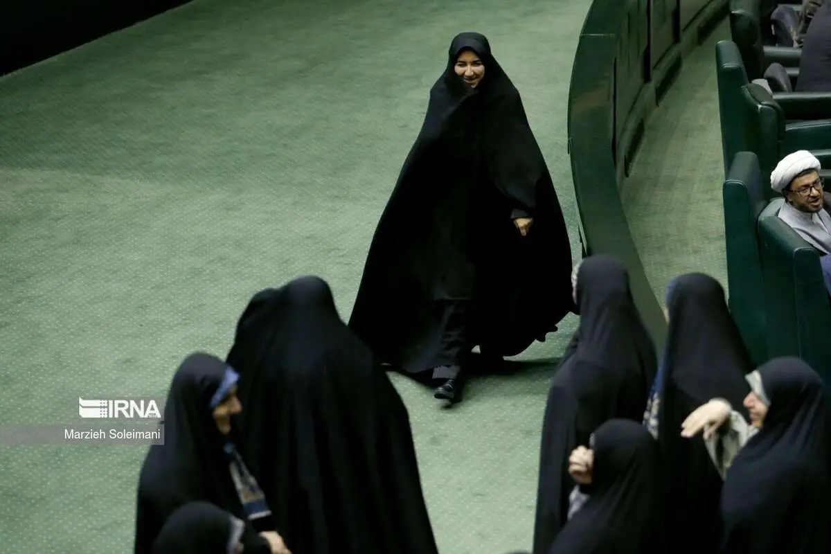 عکس دستهجمعی زنان مجلس