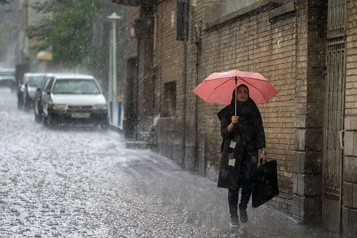 رگبار و وزش باد شدید در تهران