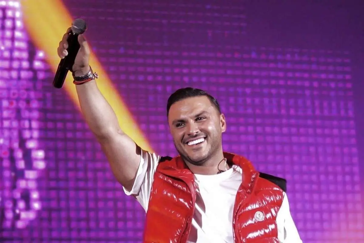 آرمین زارعی خواننده به دلیل فشار عصبی بستری شد