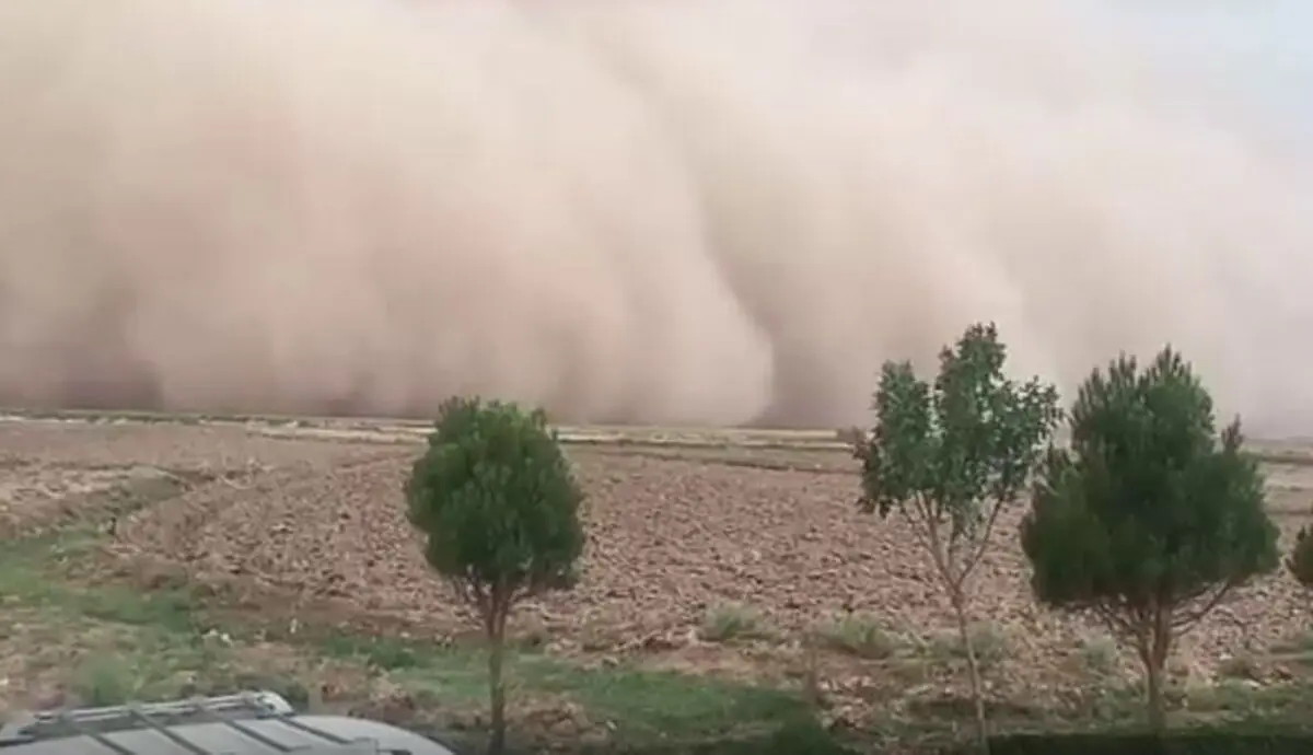 (ویدئو) طوفان تندری آخرالزمانی در مسیر سبزوار به شاهرود