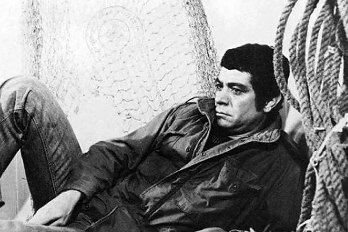 (عکس) بهروز وثوقی در کنار علی حاتمی سال ۱۳۴۹