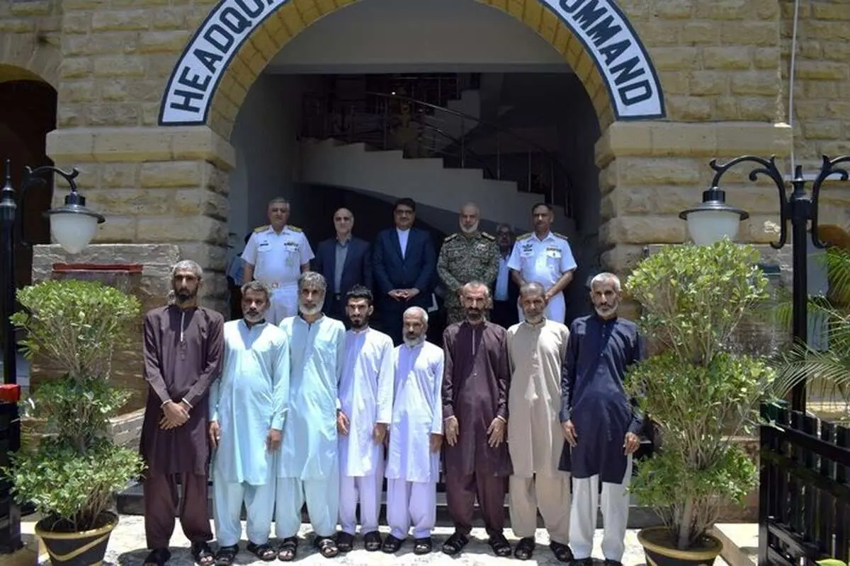 بازگشت ۸ خدمه شناور حادثه‌دیده ایرانی در پاکستان به میهن اسلامی