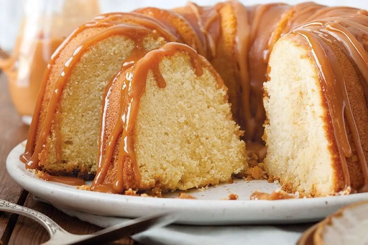طرز تهیه کیک کاراملی، یک عصرانه خوشمزه و دلانگیز بهاری