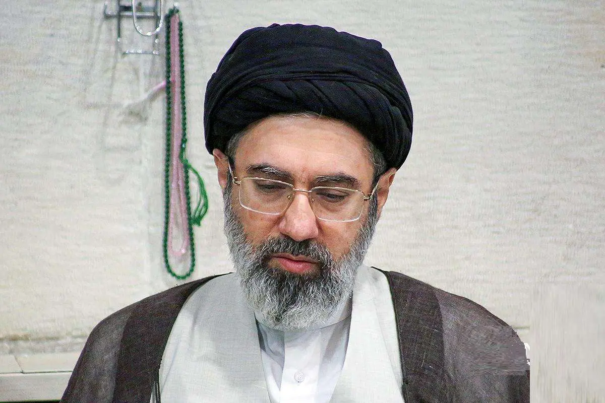 (ویدیو) تصاویری دیده نشده از مجتبی خامنهای در جبهه