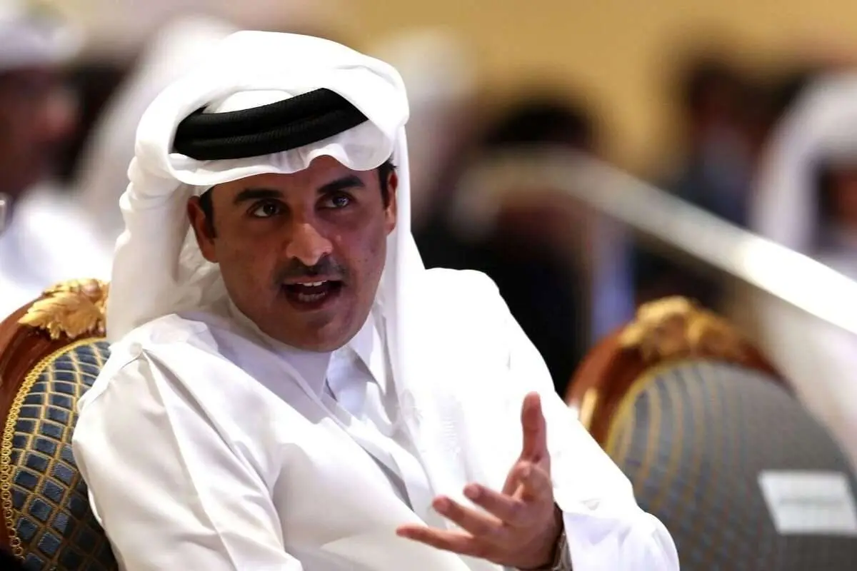 امیر قطر بدون سخنرانی اجلاس سران عرب را ترک کرد