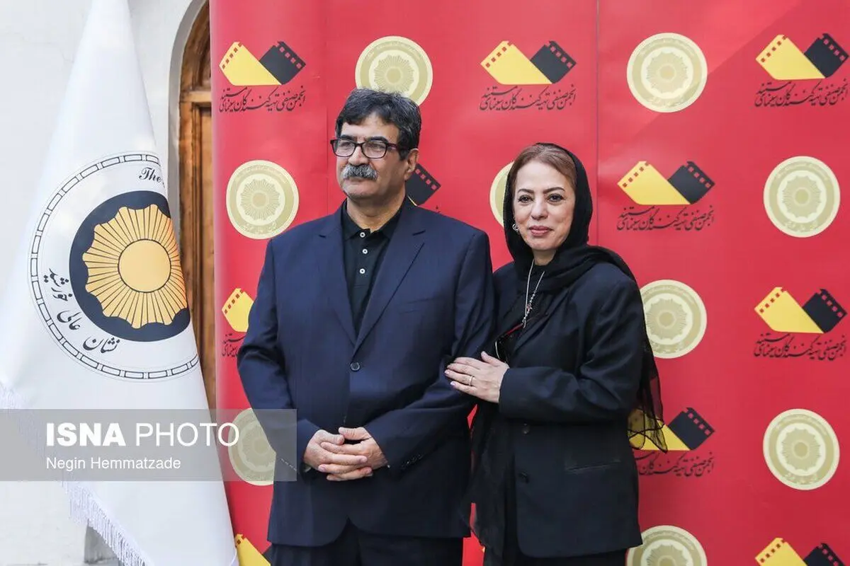 (تصاویر) آیین اعطای نشان خورشید انجمن تهیه کنندگان به ارد عطارپور
