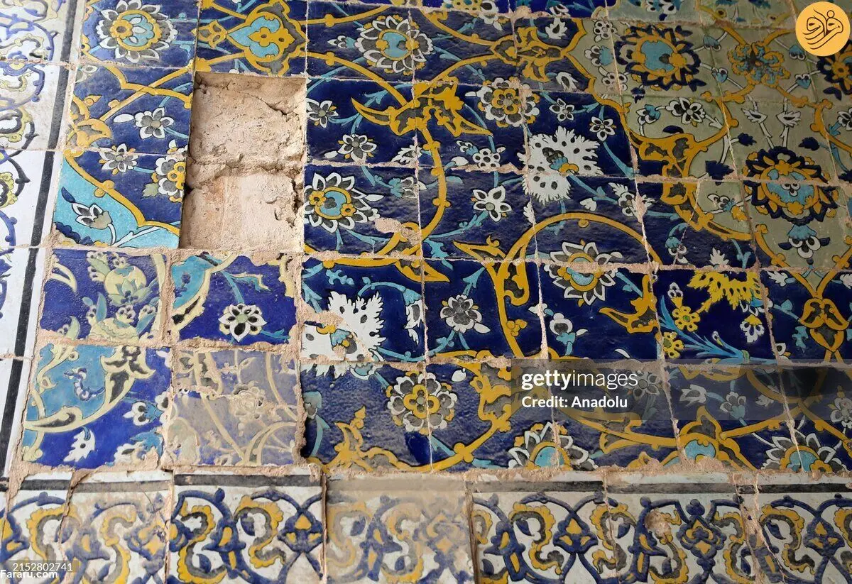 (تصاویر) فرونشست زمین بلای جان آثار تاریخی اصفهان