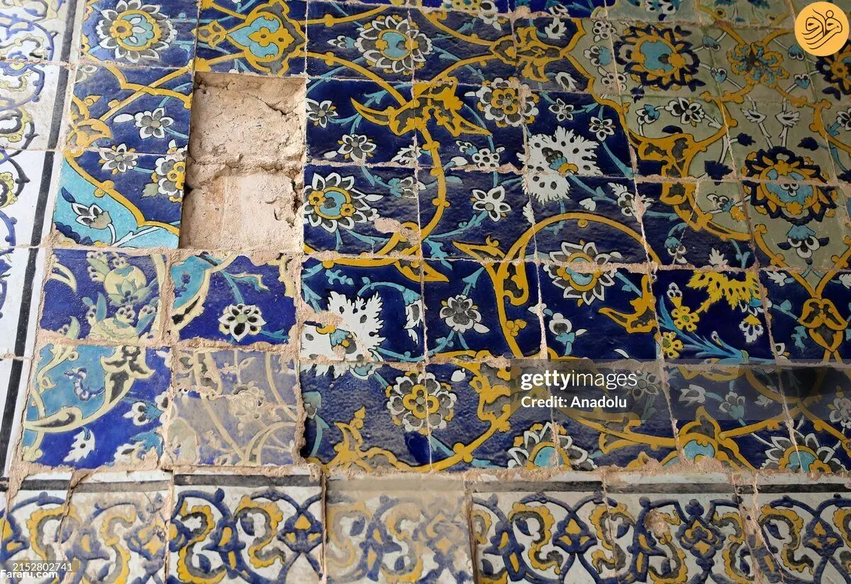 (تصاویر) فرونشست زمین بلای جان آثار تاریخی اصفهان