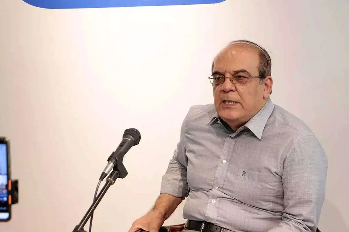 عباس عبدی: مقابله با زنان نه تنها مشکل حجاب را حل نمی‌کند بلکه حرمت چادر را هم از بین می‌برد